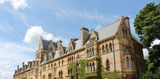 Jaką trzeba mieć średnią aby dostać się na Oxford?
