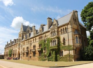 Jaką trzeba mieć średnią aby dostać się na Oxford?