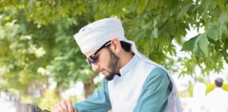 Jak zatrzasnąć drzwi?